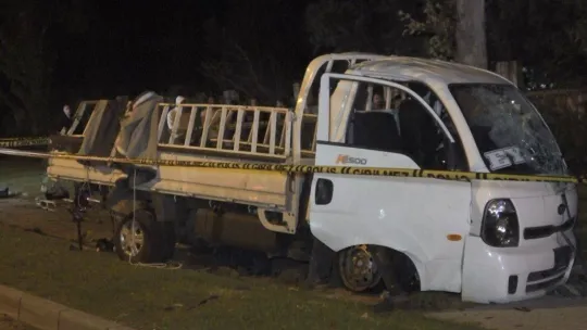 Otomobil ile kamyonetin çarpıştığı kazada ölü sayısı 2 oldu