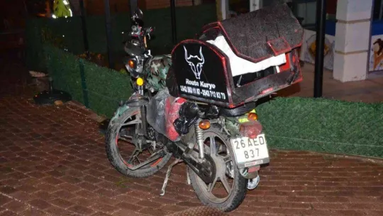 Otomobil ile motosikletin karıştığı kazada 1 kişi yaralandı