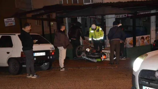 Otomobil ile motosikletin karıştığı kazada 1 kişi yaralandı