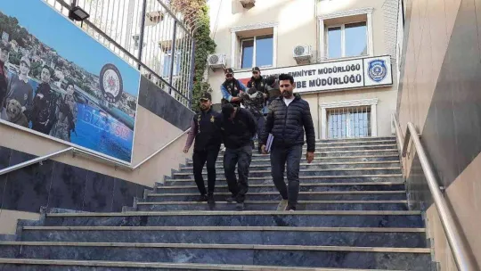 Otomobil malzemelerini çalan 3 şahıs yakalandı