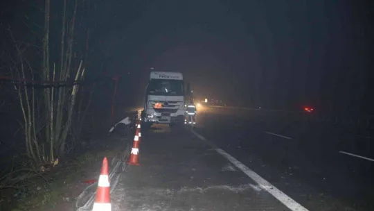 Otoyolda korkutan kaza: LPG yüklü tanker devrildi