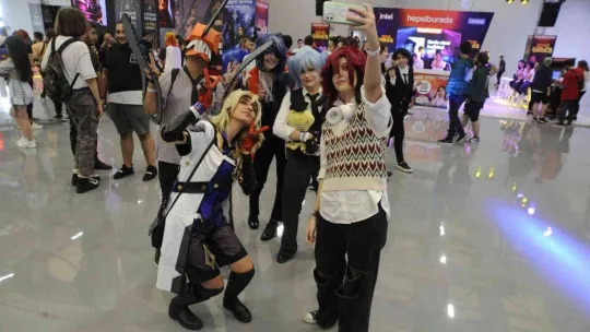 Oyun tutkunlarının uzun kuyruklar oluşturduğu Gaming İstanbul kapılarını açtı