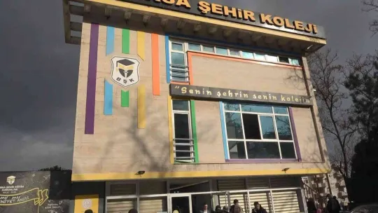 (Özel) ''Baba okul iflas etmiş'' dedi, yüzlerce öğrenci mağdur oldu