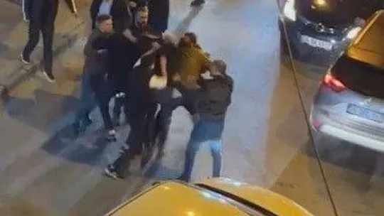 (ÖZEL) 'Yakın mesafeye gitmem' deyince çıldırdı, taksinin camlarını paramparça etti