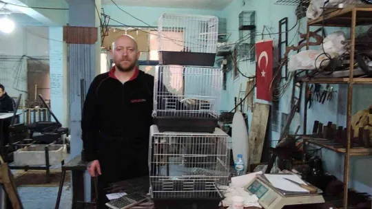 (Özel) Abi kardeş 70 metre kare atölyede Türkiye'nin kafes ihtiyacını karşılıyor