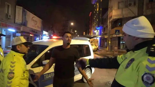 (Özel) Alkollü sürücü uygulama noktasından böyle kaçtı, 4 kilometre kovalamaca ile yakalandı