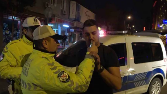 (Özel) Alkollü sürücü uygulama noktasından böyle kaçtı, 4 kilometre kovalamaca ile yakalandı