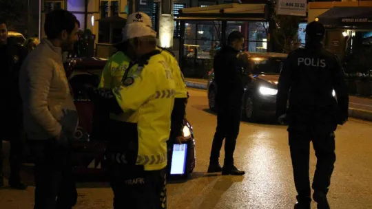 (Özel) Bandırma'da 'Türkiye güven huzur' uygulaması