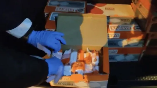 (Özel) Beşiktaş'ta akılalmaz uyuşturucu sevkiyatı: Prizlerin içerisinde kokain bulundu