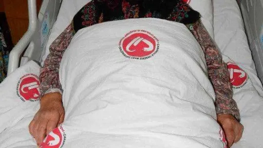 (Özel) Böbreğindeki taş 100 parçaya ayrılarak çıkarıldı