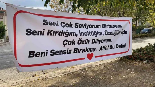 (Özel) Bursa'da eşine kendisini affettirmek için çalıştığı marketin karşısına pankart astı