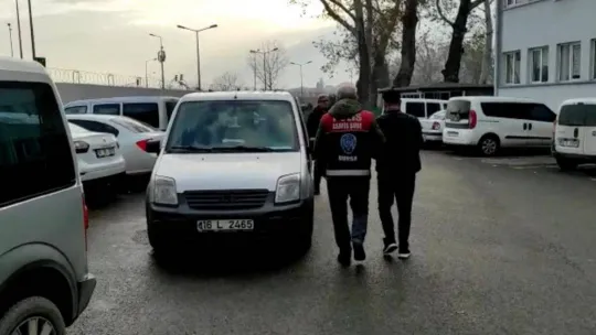 (Özel) Bursa'da genç kadını gasp etme anı kameraya yansıdı