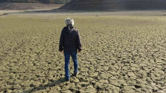 (Özel) Bursa'da kuraklık alarmı....Tamamen kurudu, havadan böyle görüntülendi