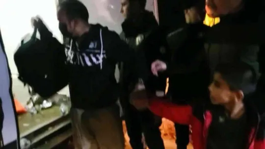 (Özel) Bursa'da nefes kesen kovalamaca...Minibüsten 31 kaçak çıktı