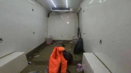 (Özel) Bursa'da nefes kesen kovalamaca...Minibüsten 31 kaçak çıktı