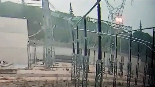 (Özel) Bursa'daki uçak kazası kamerada...Gökyüzünde 380 bin voltla gelen ölüm