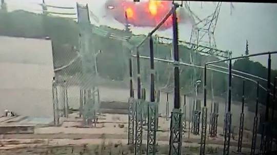 (Özel) Bursa'daki uçak kazası kamerada...Gökyüzünde 380 bin voltla gelen ölüm