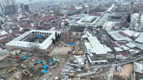 (Özel) Bursa'nın Unesco Dünya Miras listesindeki tarihi projesinde şok...'Aslında mezarların üzerinde geziyormuşuz'