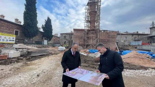 (Özel) Bursa'nın Unesco Dünya Miras listesindeki tarihi projesinde şok...'Aslında mezarların üzerinde geziyormuşuz'