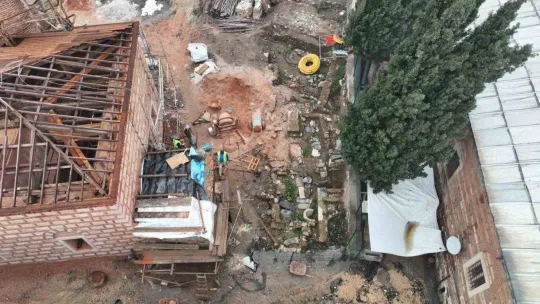 (Özel) Bursa'nın Unesco Dünya Miras listesindeki tarihi projesinde şok...'Aslında mezarların üzerinde geziyormuşuz'