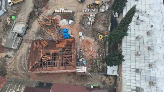 (Özel) Bursa'nın Unesco Dünya Miras listesindeki tarihi projesinde şok...'Aslında mezarların üzerinde geziyormuşuz'