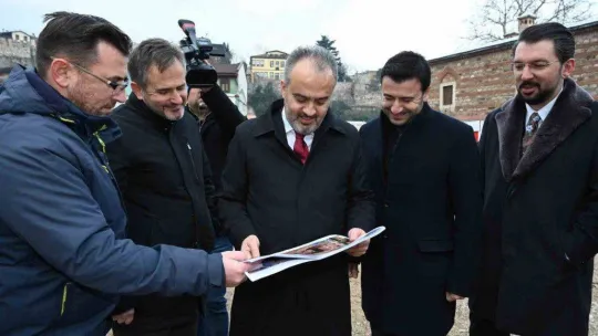 (Özel) Bursa'nın Unesco Dünya Miras listesindeki tarihi projesinde şok...'Aslında mezarların üzerinde geziyormuşuz'