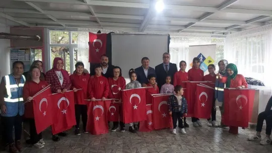 Özel çocuklar sıra gecesi yapıp gönüllerince eğlendi