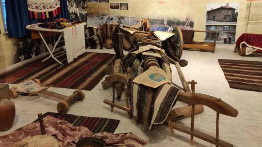 (Özel) Eski eşyaları çöpe gitmekten kurtarıp müze kurdu