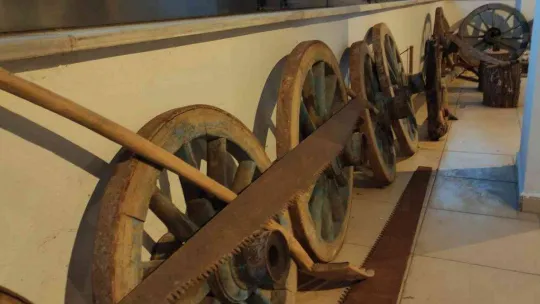 (Özel) Eski eşyaları çöpe gitmekten kurtarıp müze kurdu