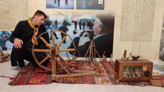 (Özel) Eski eşyaları çöpe gitmekten kurtarıp müze kurdu