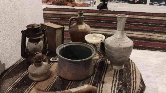 (Özel) Eski eşyaları çöpe gitmekten kurtarıp müze kurdu