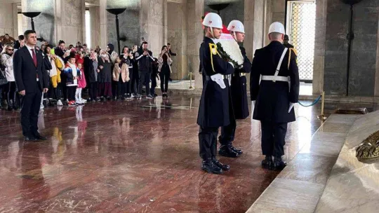 Özel gereksinimli bireyler, Dünya Engelliler Günü'nde Anıtkabir'i ziyaret etti