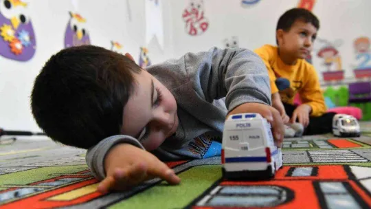 Özel gereksinimli çocuklar, mola evlerinde sosyal hayata bağlanıyor