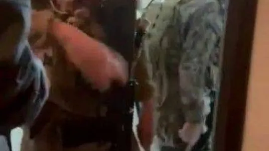 Özel Harekat ekiplerince yakalanan silahlı kavganın şüphelisi tutuklandı