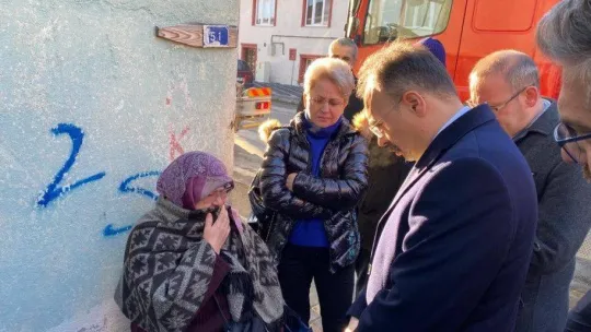 (ÖZEL) İki katlı ahşap evde çıkan yangında 94 yaşındaki yaşlı adam hayatını kaybetti