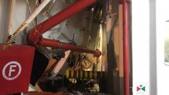 (ÖZEL) İstanbul Boğazı'nda iki geminin çarpıştığı kaza anbean cep telefonu kamerasında