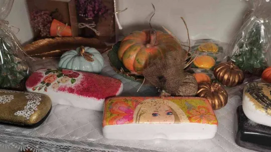 (Özel) Kadınlar evde yaptıkları ürünleri bu dükkana bırakıp gidiyor