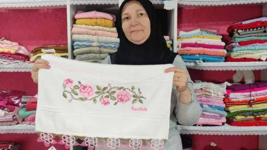 (Özel) Kadınlar evde yaptıkları ürünleri bu dükkana bırakıp gidiyor