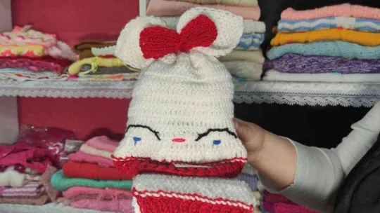 (Özel) Kadınlar evde yaptıkları ürünleri bu dükkana bırakıp gidiyor