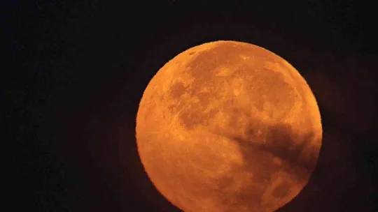 (Özel) Kendi yaptığı teleskopla güneş ve ayı yıl boyunca görüntülüyor