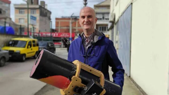 (Özel) Kendi yaptığı teleskopla güneş ve ayı yıl boyunca görüntülüyor