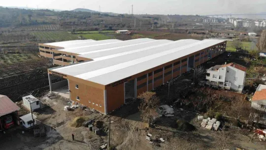 (ÖZEL) Lapseki çatısında elektrik üretilecek kapalı pazaryerine kavuşuyor