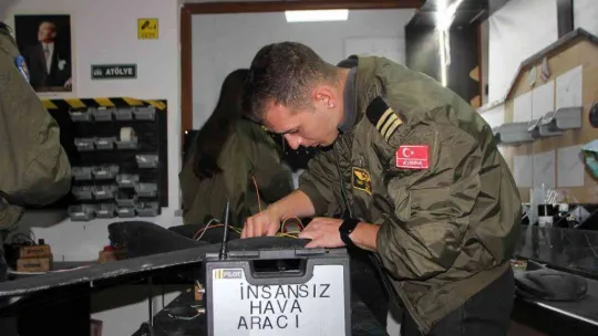 (ÖZEL) Selçuk Bayraktar'ı örnek alan gençler