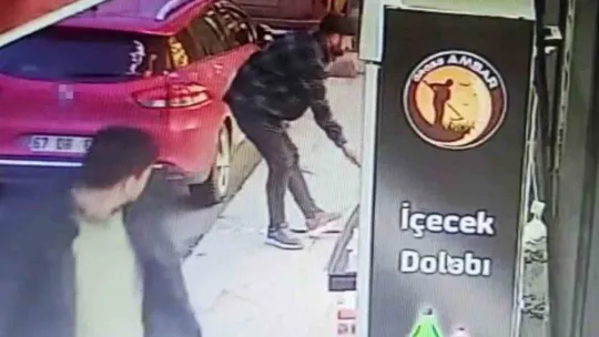 (Özel) Sultangazi'de kavurma hırsızları kamerada