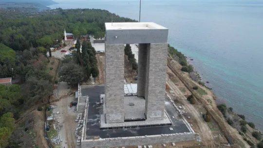 (Özel) Tarih Bölümü Öğretim Üyesi Dr. Mithat Atabay: 'Şehitler Abidesi milletin eseridir'