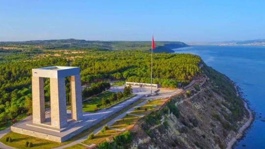 (Özel) Tarih Bölümü Öğretim Üyesi Dr. Mithat Atabay: 'Şehitler Abidesi milletin eseridir'