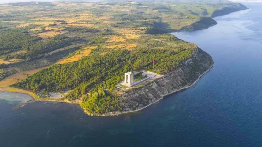 (Özel) Tarih Bölümü Öğretim Üyesi Dr. Mithat Atabay: 'Şehitler Abidesi milletin eseridir'
