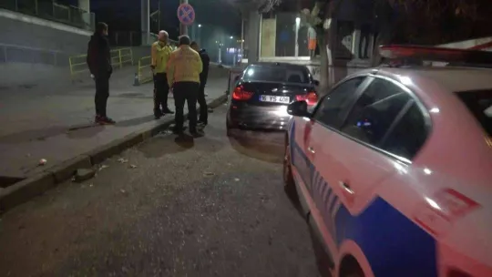 (Özel) Uygulama noktasından kaçtı çıkmaz sokakta yakalandı, ehliyetine el konuldu