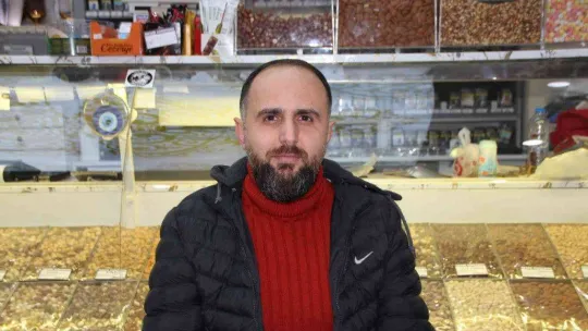 (ÖZEL) Yılbaşı öncesi kuruyemişe gelen zamlara rağmen satışlar hareketli