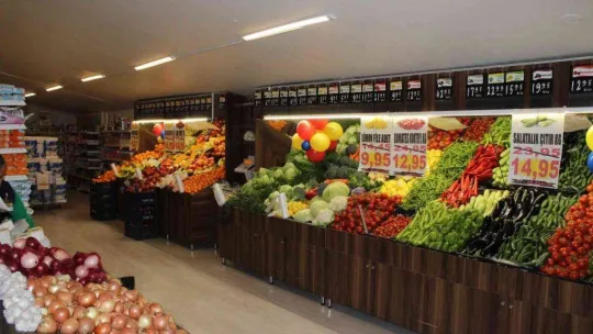 Özhan 51'inci mağazasını Cumhuriyet Mahallesine açtı